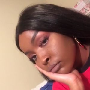 Meet your Posher, Nikala